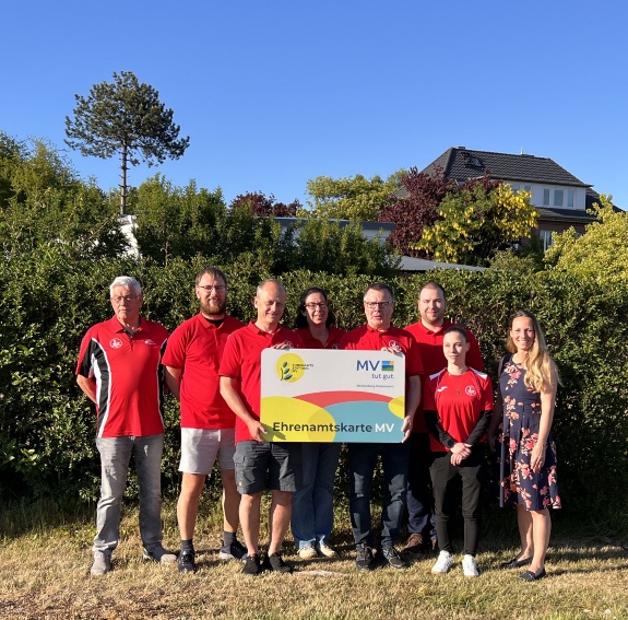 /bilder/newsbilder/2025-05-20SV-Warnemuende-EAK-Uebergabe-Z.jpeg /bilder/newsbilder/2025-05-20SV-Warnemuende-EAK-Uebergabe-Z.jpeg