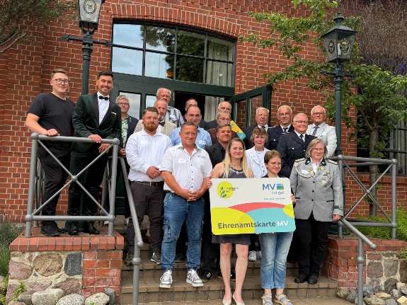 /bilder/newsbilder/2026-06-06-Amt-Doemitz-Uebergabe-MMZ.jpeg /bilder/newsbilder/2026-06-06-Amt-Doemitz-Uebergabe-MMZ.jpeg