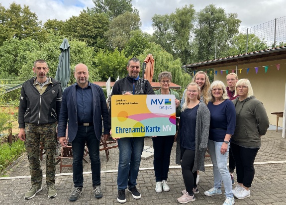 /bilder/uebergabe-H.-Bolz.jpeg /bilder/uebergabe-H.-Bolz.jpeg