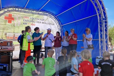 2025-05-01 DRK EAK Übergabe Mollilauf z
