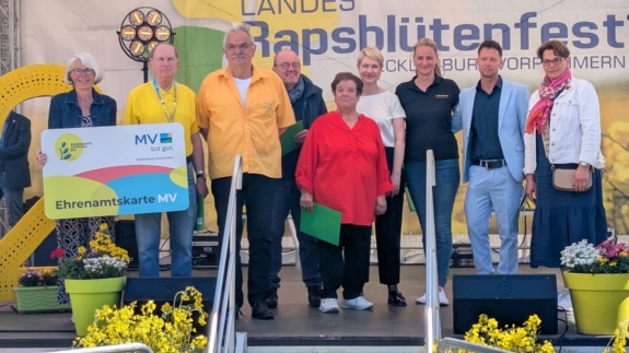 /bilder/newsbilder/2026-05-02-Uebergabe-Landesrapsbluetenfest-MPin_AG2-kl.jpg