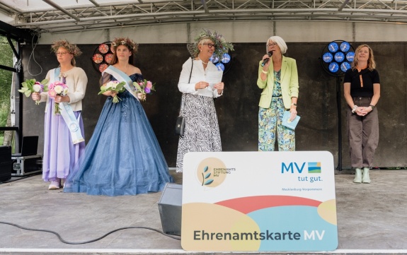 /bilder/newsbilder/Bad-Suelze-Ehrenamtskarte-kl1.jpg
