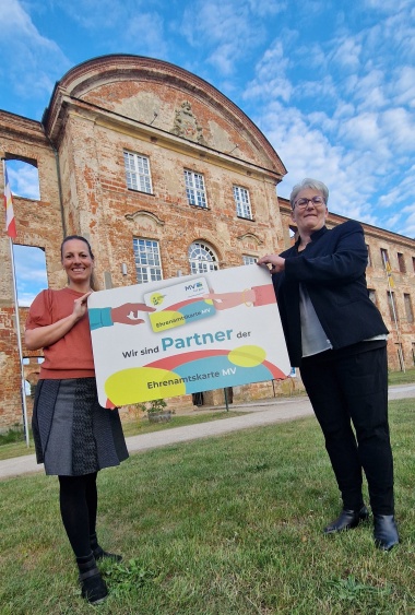 Partner Übergabe Dargun Kloster- und Schlossanlage